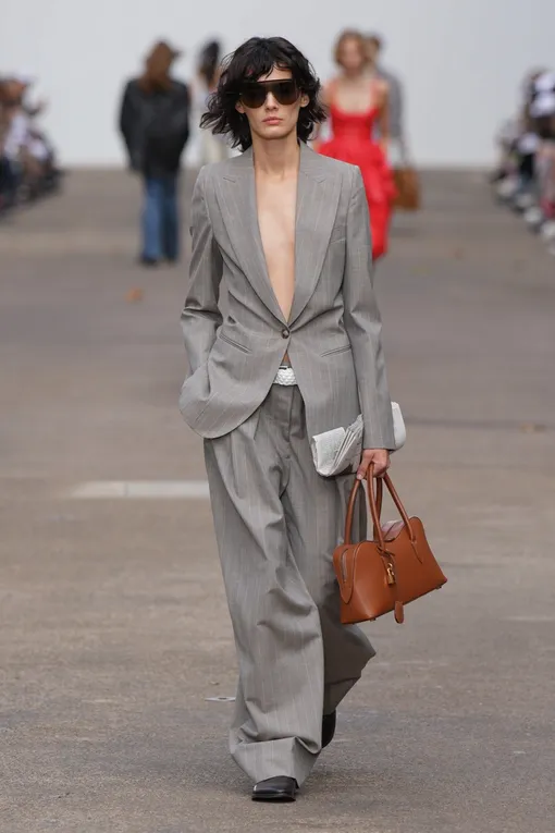 Stella McCartney весна-лето 2025 Stella McCartney весна-лето 2025