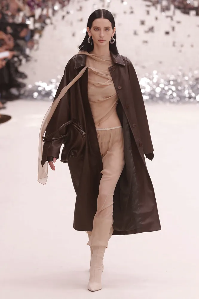 Acne Studios весна-лето 2024 Acne Studios весна-лето 2024