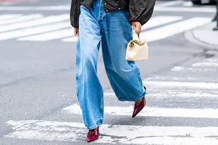 Почему джинсы-бочки — обязательная покупка в сезоне весна-лето 2026