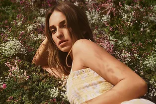 19-летняя внучка Дианы фон Фюрстенберг выпустила свою первую коллекцию