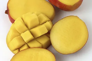 Чем полезно манго и почему вам стоит есть его чаще