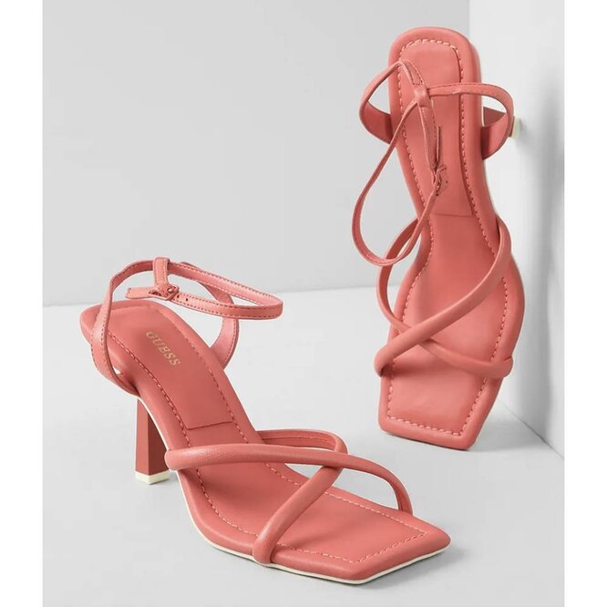 GUESS, 10 700 руб. (СТОКМАНН)