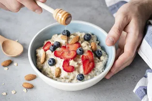 Съел и повеселел: 7 продуктов, которые поднимут настроение