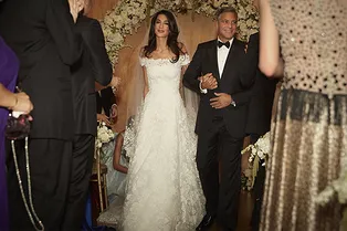 Свадебное платье Амаль Клуни выставят в музее