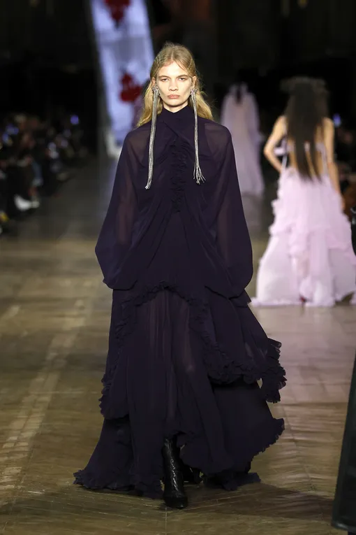 McQueen осень-зима 2025/26