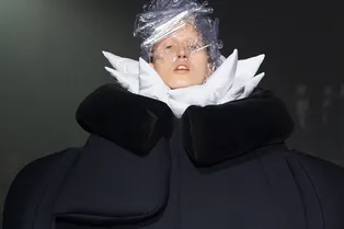 Д — Деконструкция: главное о Comme des Garçons от А до Я