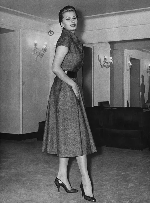 Софи Лорен в платье Christian Dior, 1956 год Софи Лорен в платье Christian Dior, 1956 год
