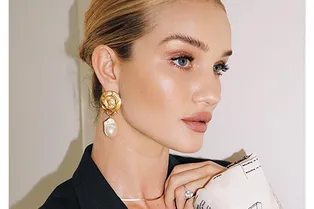 Как правильно наносить пудру, чтобы не подчеркнуть морщинки