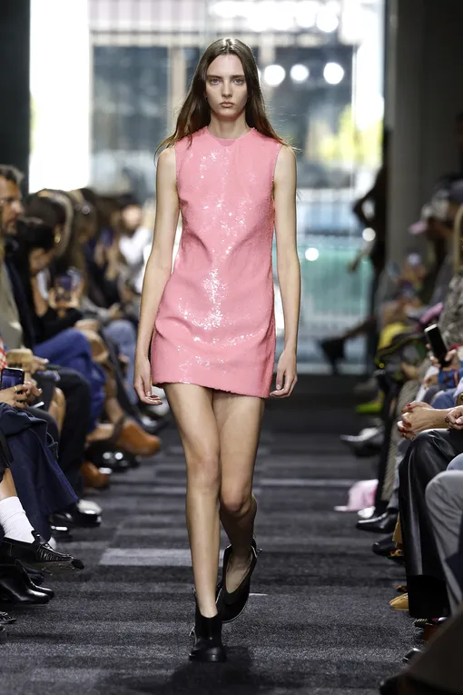 JW Anderson весна-лето 2025 JW Anderson весна-лето 2025