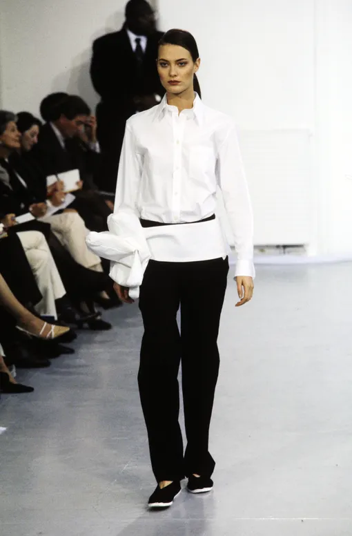 Шалом Харлоу на показе Helmut Lang весна-лето 1998