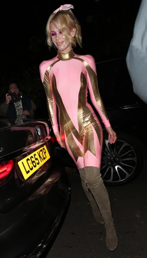 Клаудия Шиффер в роли могучего рейнджера, 2017 год