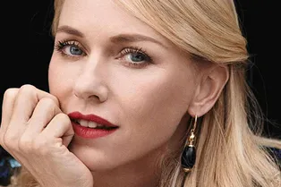 Кто из звёзд может самостоятельно сделать себе макияж Кто из звёзд может самостоятельно сделать себе макияж