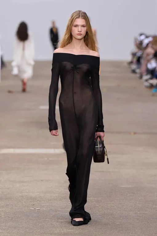 Stella McCartney весна-лето 2025 Stella McCartney весна-лето 2025