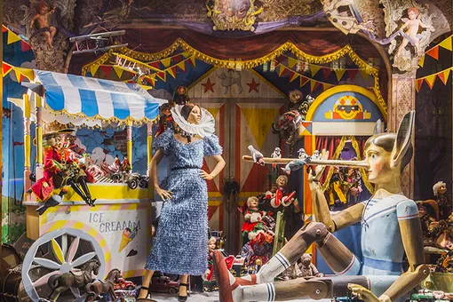 Как создавались самые красивые новогодние витрины ЦУМа