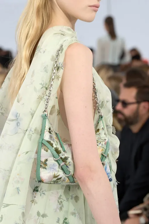 Givenchy весна-лето 2024 Givenchy весна-лето 2024