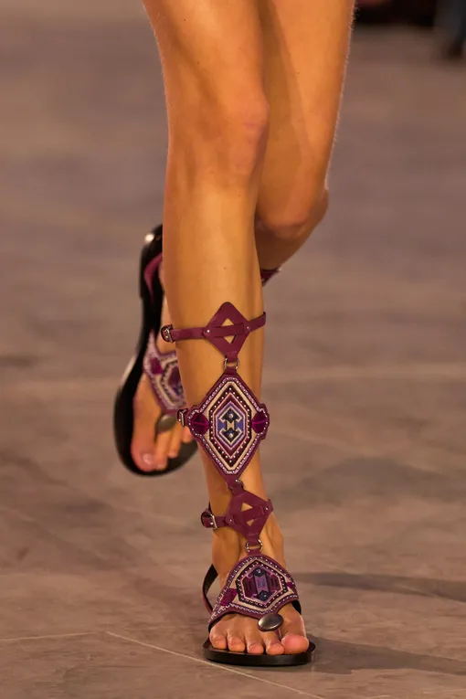 Isabel Marant весна-лето 2025 Isabel Marant весна-лето 2025