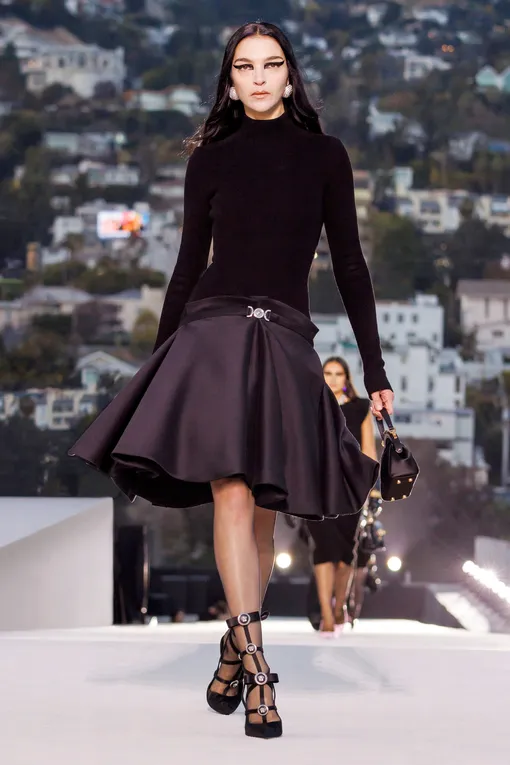 Versace осень-зима 2023/24 Versace осень-зима 2023/24