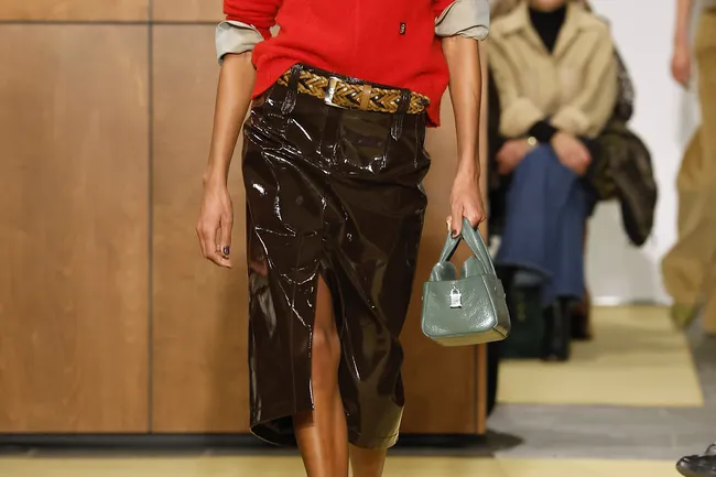 Какую юбку купить сейчас, чтобы она не вышла из моды через сезон