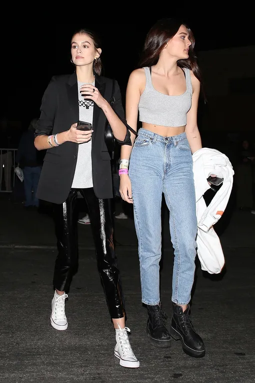 Кайя Гербер с подругой