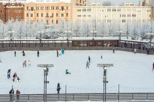 Где кататься на коньках в Москве и Санкт-Петербурге