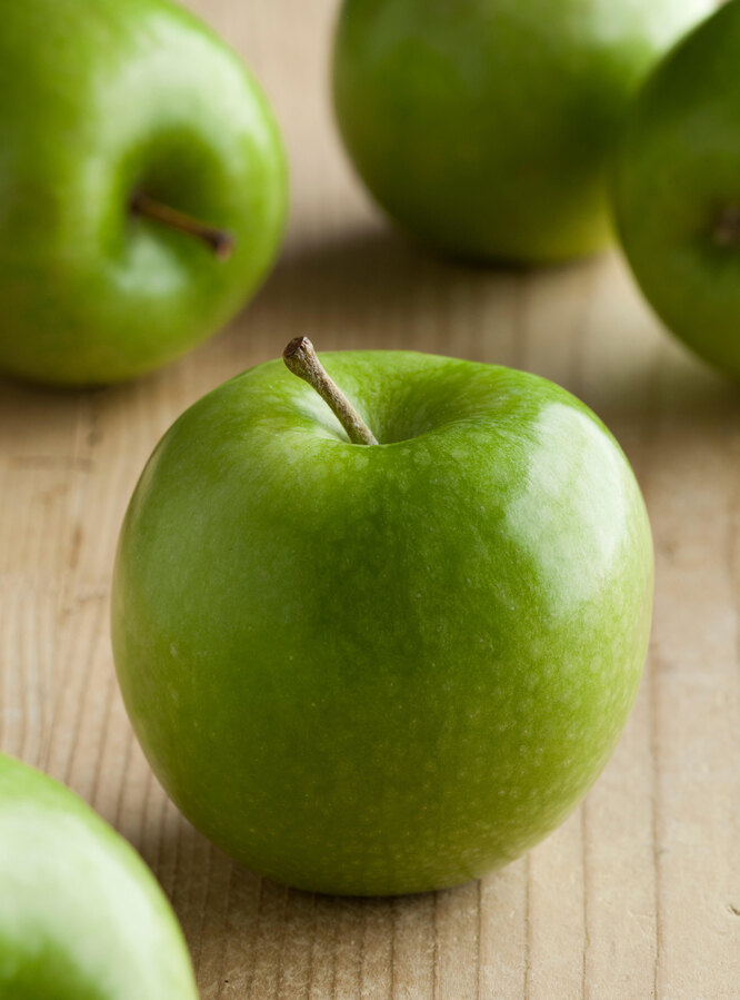 Эти продукты помогут сделать зубы белыми