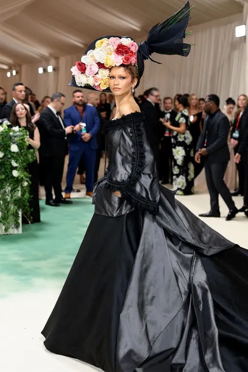 Зендея в Givenchy