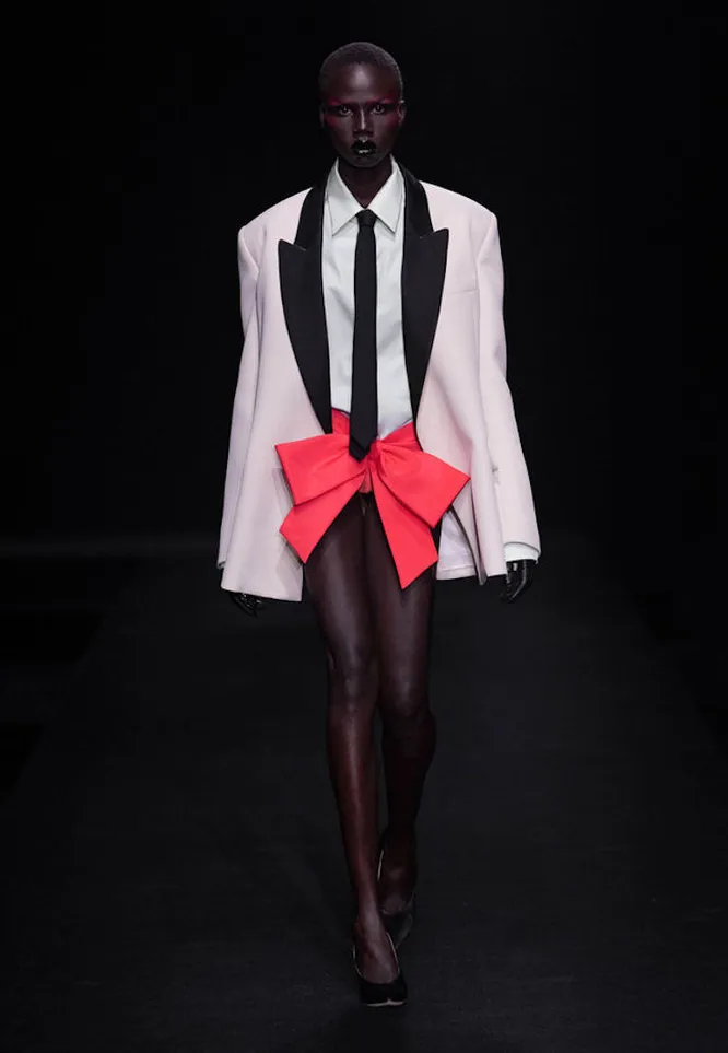 Valentino Haute Couture весна-лето 2023
