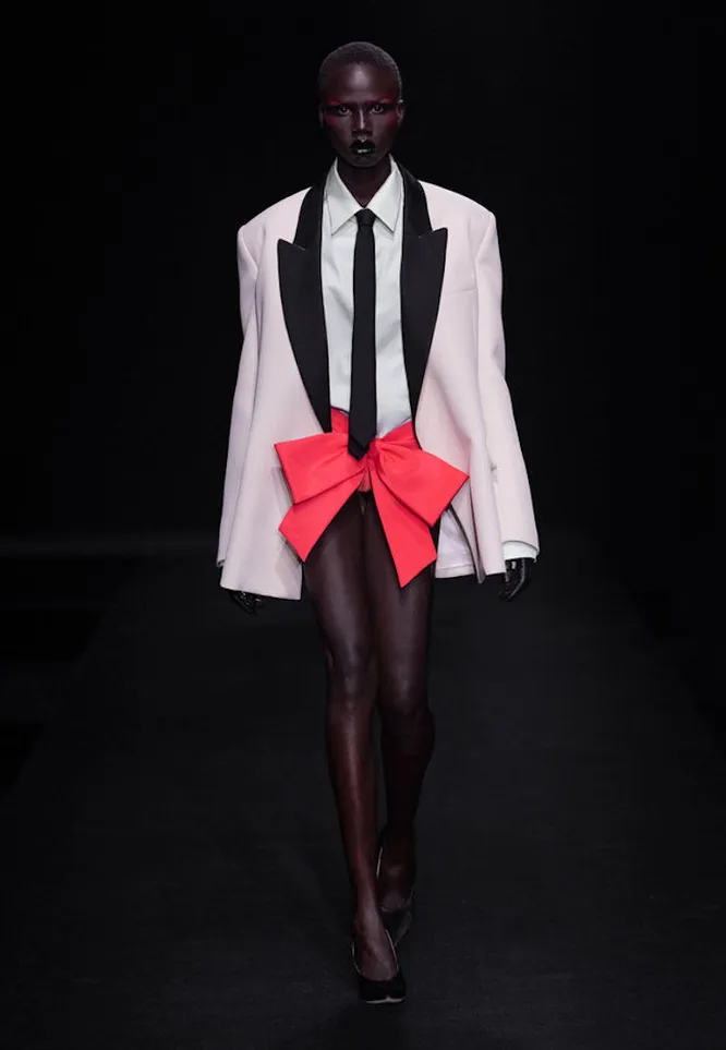 Valentino Haute Couture весна-лето 2023