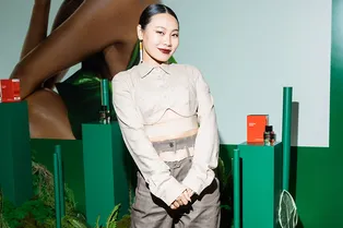 Ян Гэ, Саша Маркина и Ясмина Муратович на презентации аромата Frédéric Malle Synthetic Jungle