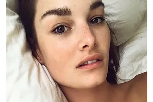 4 способа избежать «помятого лица» после сна