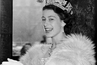 Как Елизавета II взошла на престол в 25 лет и заслужила любовь всех британцев Как Елизавета II взошла на престол в 25 лет и заслужила любовь всех британцев