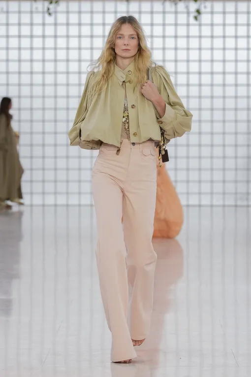 Chloé весна-лето 2025 Chloé весна-лето 2025