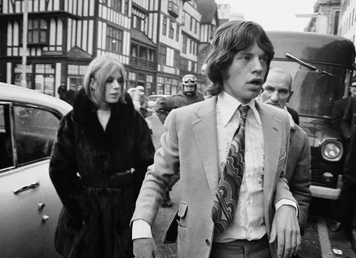 Марианна Фэйтфулл и Мик Джаггер, 1968год (были вместе 1966-1969 годы) Марианна Фэйтфулл и Мик Джаггер, 1968год (были вместе 1966-1969 годы)