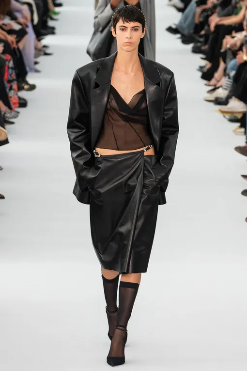 Givenchy весна-лето 2024 Givenchy весна-лето 2024