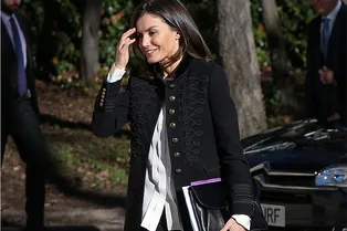 Строгий мундир и изящные лодочки: первый выход королевы Летиции в 2019 году