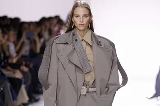 Какие тренчи будут в моде весной-2026