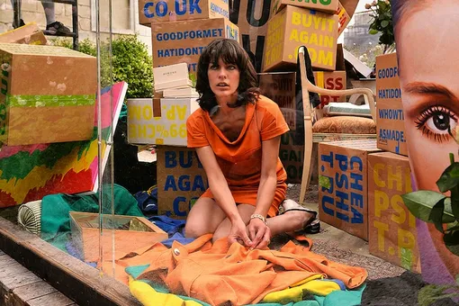 Милла Йовович в арт-проекте Marella