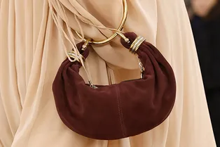 Два в одном: самая модная сумка сезона — сумка-браслет