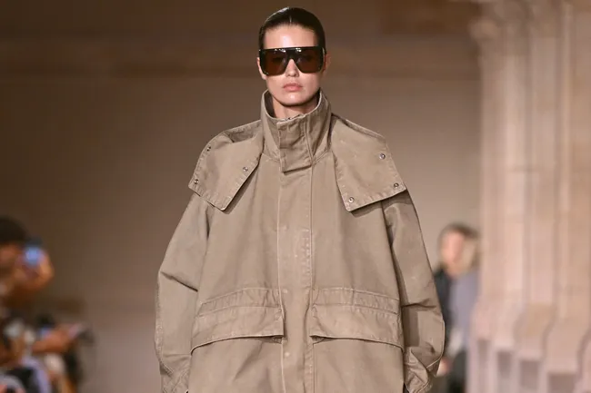 Куртка карго снова в моде: 7 стильных моделей на весну-лето 2026