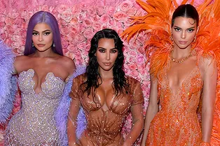 Сестры Кардашьян-Дженнер запускают онлайн-магазин со своими личными вещами