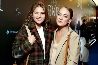 Елена Летучая, Юлия Топольницкая и Аглая Тарасова на премьере «Гоголь. Вий»