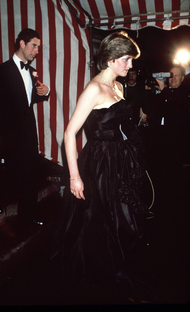 Принцесса Диана в черном платье, 1981