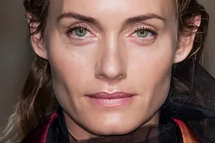 Ученые доказали: макияж действительно старит. Но есть одно но