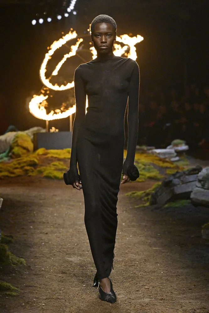 BLUMARINE осень-зима 2023/24