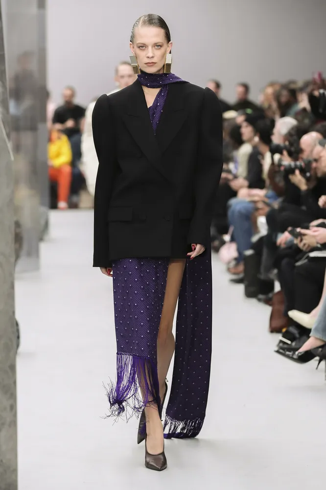 Acne Studios осень-зима 2025 Acne Studios осень-зима 2025