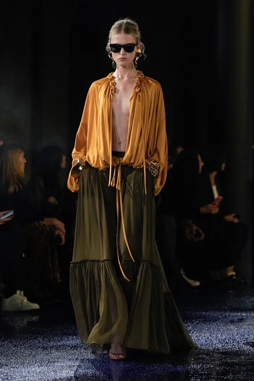 Saint Laurent весна-лето 2025 Saint Laurent весна-лето 2025