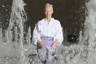 Тильда Суинтон: «Надеюсь, тебя ждет долгая жизнь в компании замечательных собак и верных друзей»