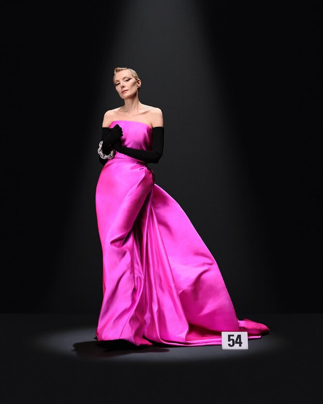 Рената Литвинова на показе Balenciaga Haute Couture осень-зима 2023/24