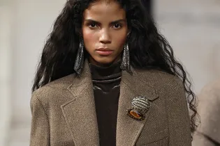 В 2026 году вам нужно всего одно украшение, чтобы преобразить любой образ