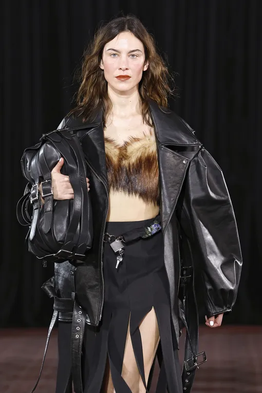 Simone Rocha осень-зима 2025/2026 Simone Rocha осень-зима 2025/2026